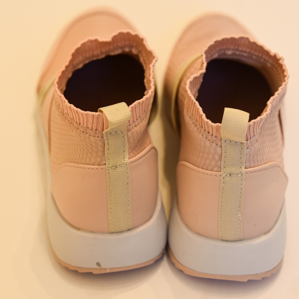 Pink Trainers with memory foam insoles brand new size 8 - Picture 2 of 4
